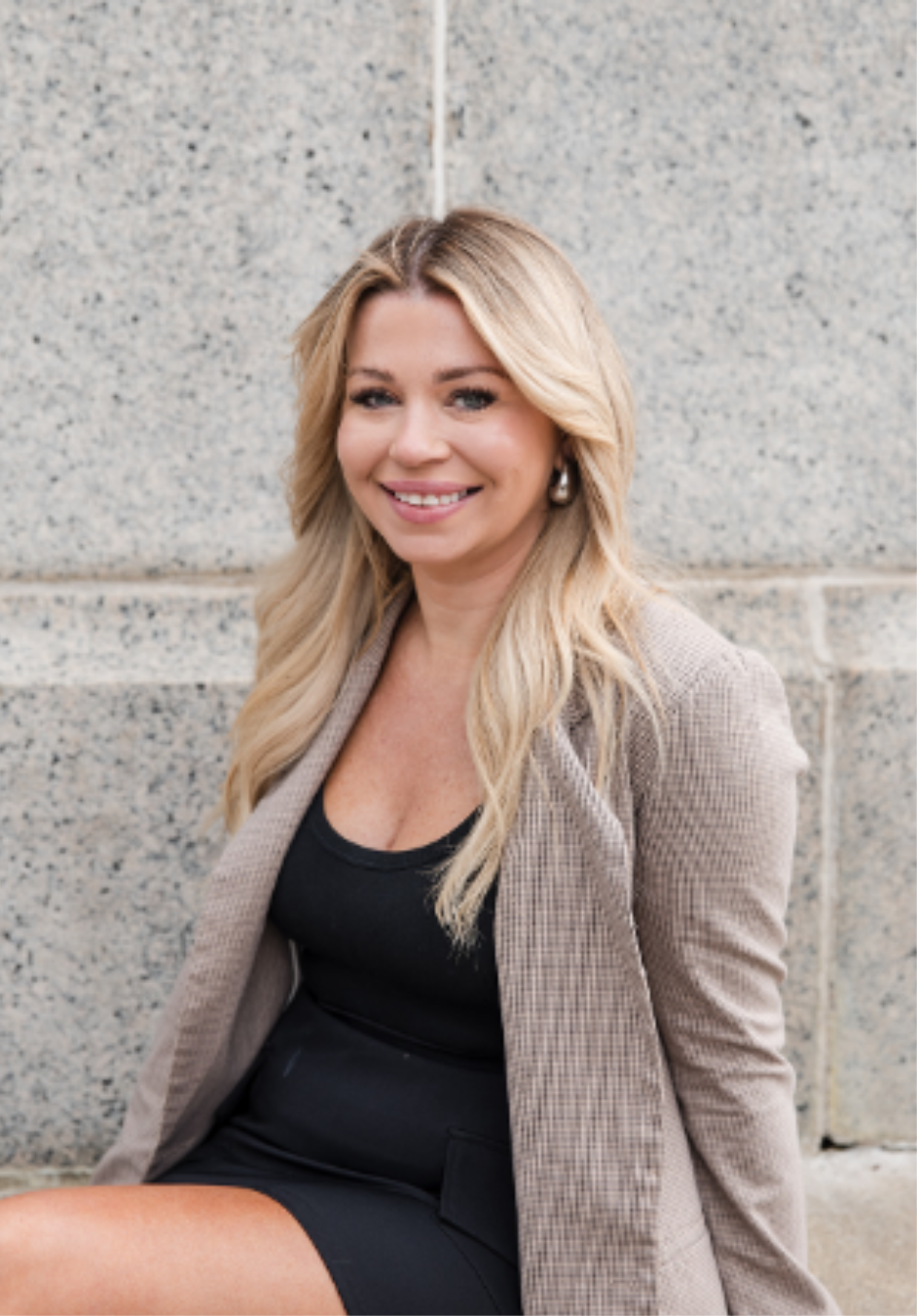 Lisa — Stylist & Content Creator at Maxima Hair