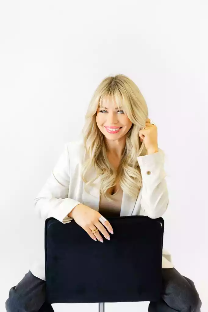 Lisa — Stylist & Content Creator at Maxima Hair